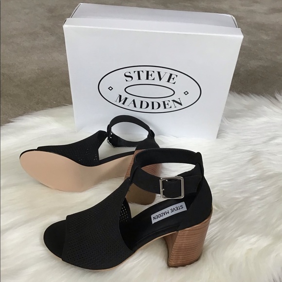 STEVE MADDEN Leather Perforated Block Heel Sandals - Picture 5 of 8